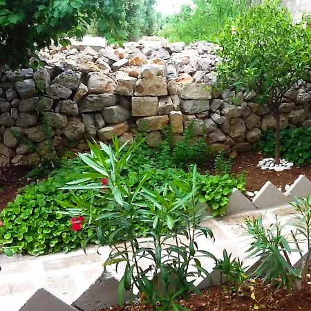 Masseria Nenetta Bed & Breakfast 2*